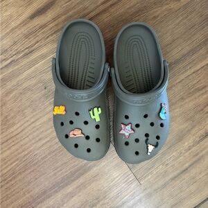 Brown crocs
